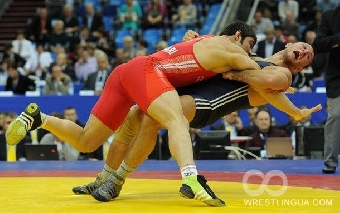 Тимофей Дейниченко выиграл золото чемпионата Европы по греко-римской борьбе