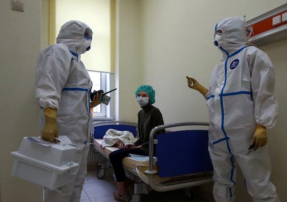 Только один из пяти белорусов считает реакцию властей на коронавирус оптимальной