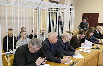 В Минске начался громкий процесс над 11-ю ошмянскими таможенниками