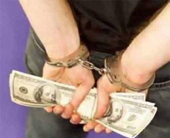 Директор витебского колледжа отбирал у сотрудников премию
