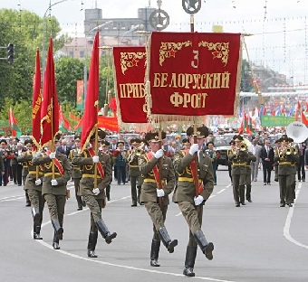 Праздничное шествие ветеранов стартовало с Октябрьской площади в Минске