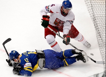 Сборная Швеции стала первым финалистом чемпионата мира по хоккею