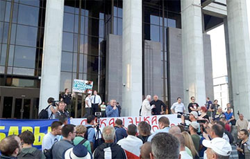 Активистов задерживали по дороге в Минск