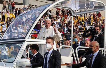 Тысячи человек посетили заключительную мессу Папы Римского в Ираке