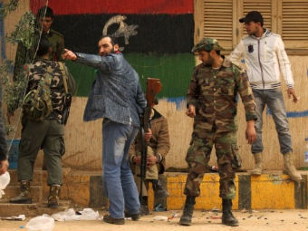 Франция передала ливийским повстанцам арестованные деньги Каддафи