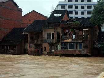 300 тысяч китайцев пострадали от наводнения