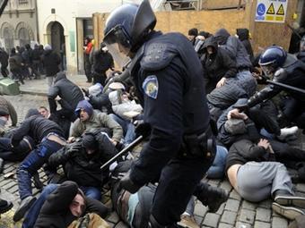 В беспорядках в Загребе пострадали 33 человека