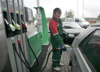 "Белоруснефть" ограничила отпуск топлива на АЗС за наличный расчет