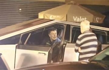 Видеохит: Илон Маск катается вокруг Лос-Анджелеса на Tesla Cybertruck