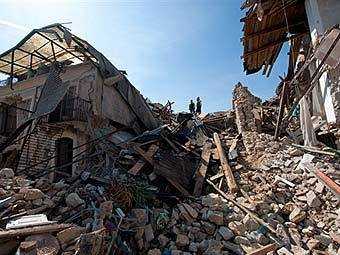 В Италии пострадавших от землетрясения попросили освободить гостиницы