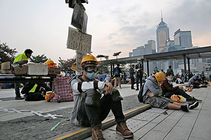Большинство гонконгцев выступили против уличных демонстраций