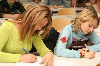 Сборники заданий ЦТ 2011 года поступили в книжные магазины Беларуси