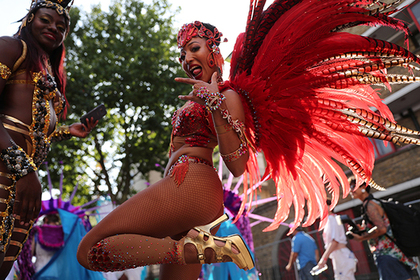 Полиция Лондона задержала более 300 участников карнавала в Ноттинг-Хилле