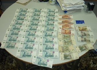 Уголовное дело за крупную взятку заведено на начальника отдела одного из минских предприятий