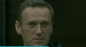 Суд приговорил Навального к 3,5 годам тюрьмы