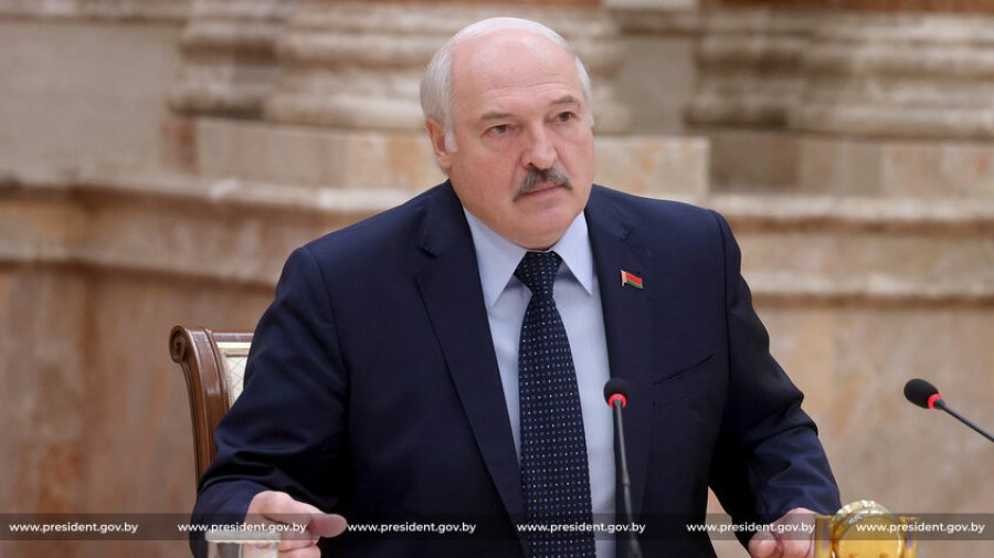 Лукашенко поставил ультиматум: будут лишать должностей дипломатов, не оправдавших свое звание