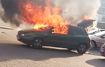 Видеофакт: На проспекте Машерова в Минске загорелся автомобиль