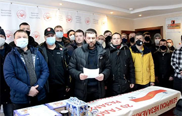 Бастующие шахтеры  — «Беларуськалию»: Требуем выполнения наших требований