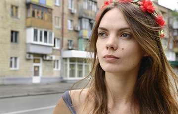 СМИ: 31-летняя основательница FEMEN покончила с собой в Париже