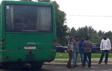 Маршрутка для нелегалов: кого перевозят в транспорте пограничников и внутренних войск Беларуси