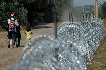Правящая партия Венгрии нашла способ отвадить мигрантов от стены