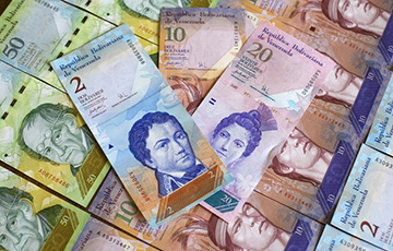 Минимальную зарплату в Венесуэле «повысили» до шести долларов