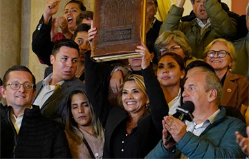 США признали Жанин Аньес президентом Боливии