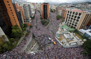 В Венесуэле переворот: народ вышел на улицы с требованием отставки Мадуро
