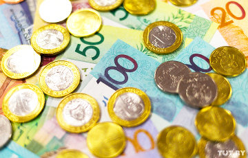 Белорусский «зайчик» вошел в тройку самых слабых валют СНГ и Европы