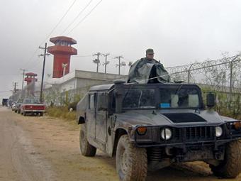 В Мексике заключенные совершили массовый побег через главный вход тюрьмы