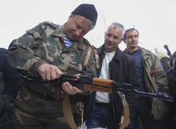 Путин: Объекты в Крыму захватили «местные силы самообороны»