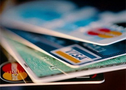 Количество банковских карточек выросло на 400 тысяч