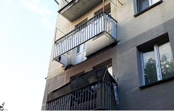 В жилом доме в Минске обрушился балкон
