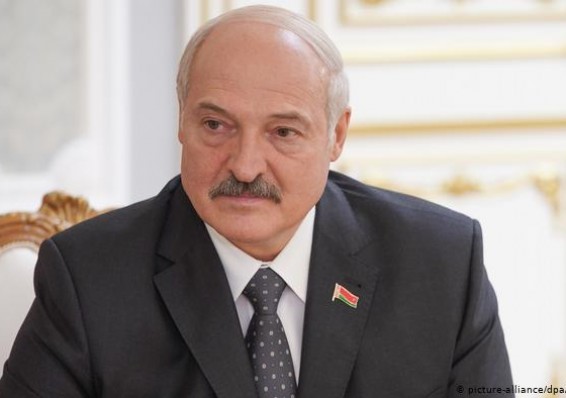 Лукашенко заявил, что всю жизнь крутится «как белка в колесе», но уже привык