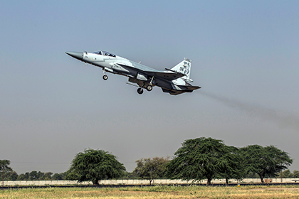 При авиаударе в Пакистане погибли 3 немца и 33 узбека