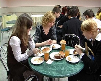 Система бесплатного и льготного питания в школах Минска будет продолжена в новом учебном году