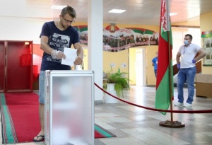 Лукашенко обещает не предпринимать никаких репрессий после выборов