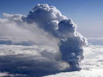 Ирландия из-за вулканического пепла вновь ввела запрет на полеты