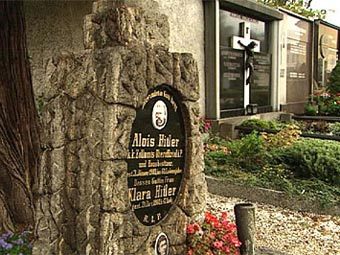 В Австрии ликвидировали могилу родителей Гитлера