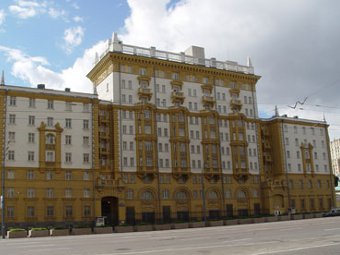 Милиция взяла под охрану посольство США в Москве