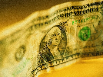 Белорусов отучат думать о валюте