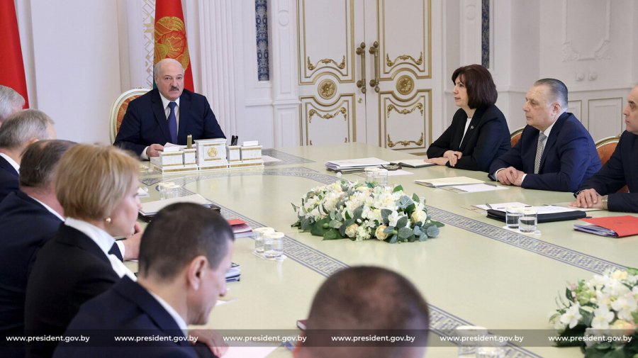 Лукашенко потребовал оперативно ввести в действие законопроекты в сфере нацбезопасности