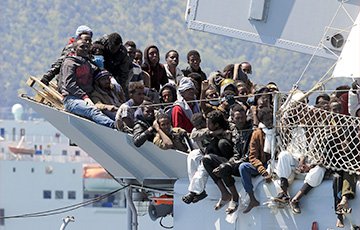 Контрабандисты за год заработали на доставке мигрантов в Европу $6 миллиардов