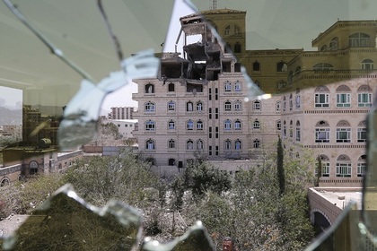 Коалиция начала бомбить Йемен через два часа после объявления перемирия