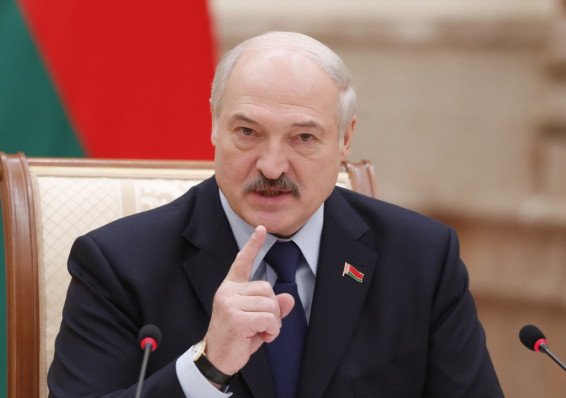 От каких полномочий может отказаться Лукашенко без потери своей власти?