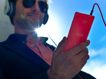 HTC показала два телефона на Windows Phone 8