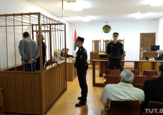 Прокурор запросил для бывшего руководителя «Беллегпрома» 10 лет лишения свободы