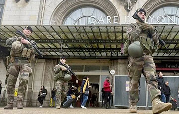 На главном вокзале Парижа неизвестный ранил ножом три человека