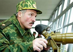 Лукашенко готовится к отражению «арабской весны»