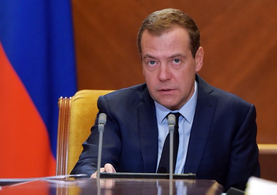 Медведев призвал усилить борьбу с "серыми поставками" на рынок России и Беларуси